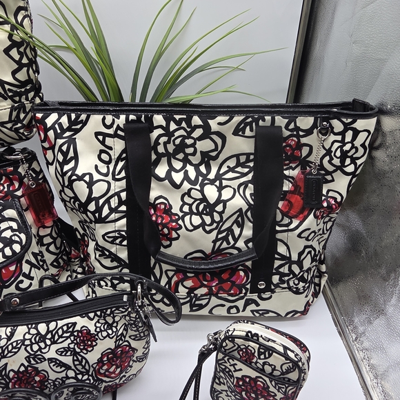 Coach Poppy Graffiti Daisy Kyra Black Red Tote Purse Wallet Wristlet Bag 7 Peice - Picture 4 of 16